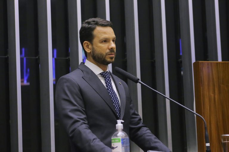 Israel Batista: apenas o presidente da República pode propor a mudança na política de preços